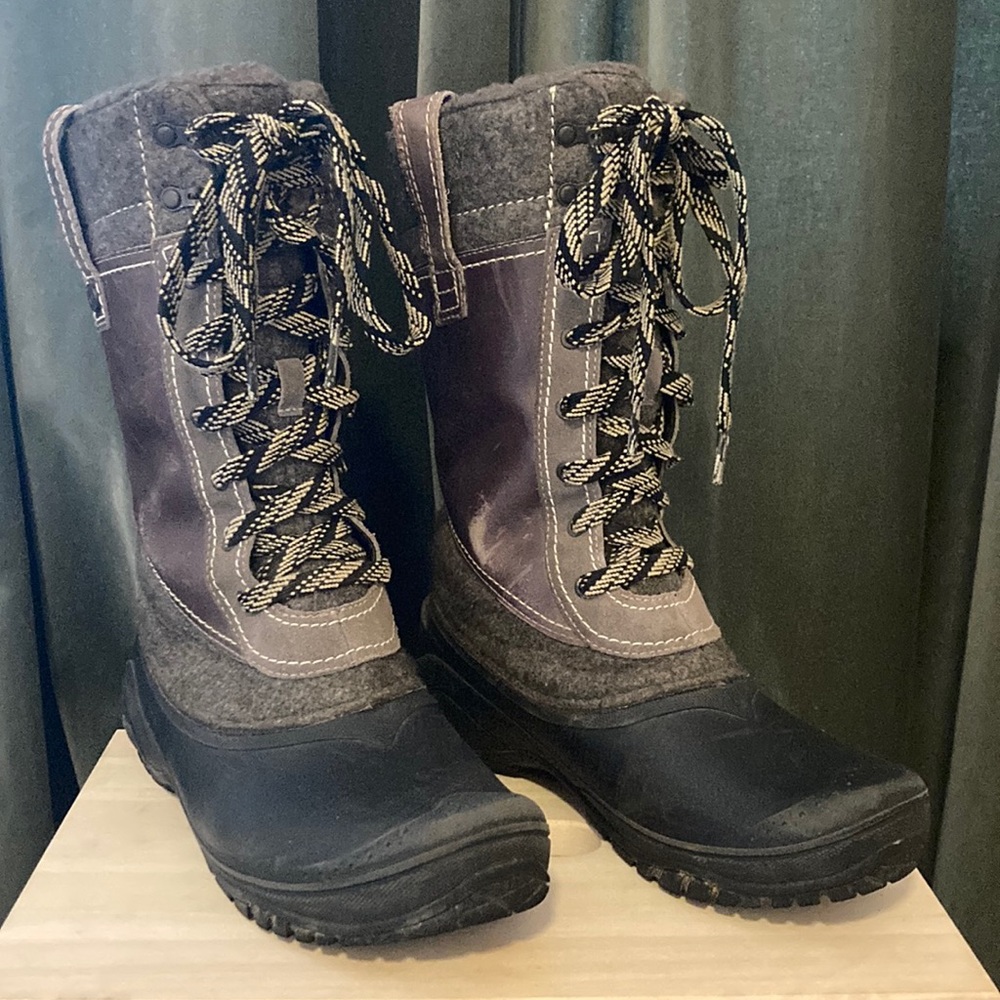 The North Face Shellista III Mid Snow Boots Brown, size 10, runs a bit small